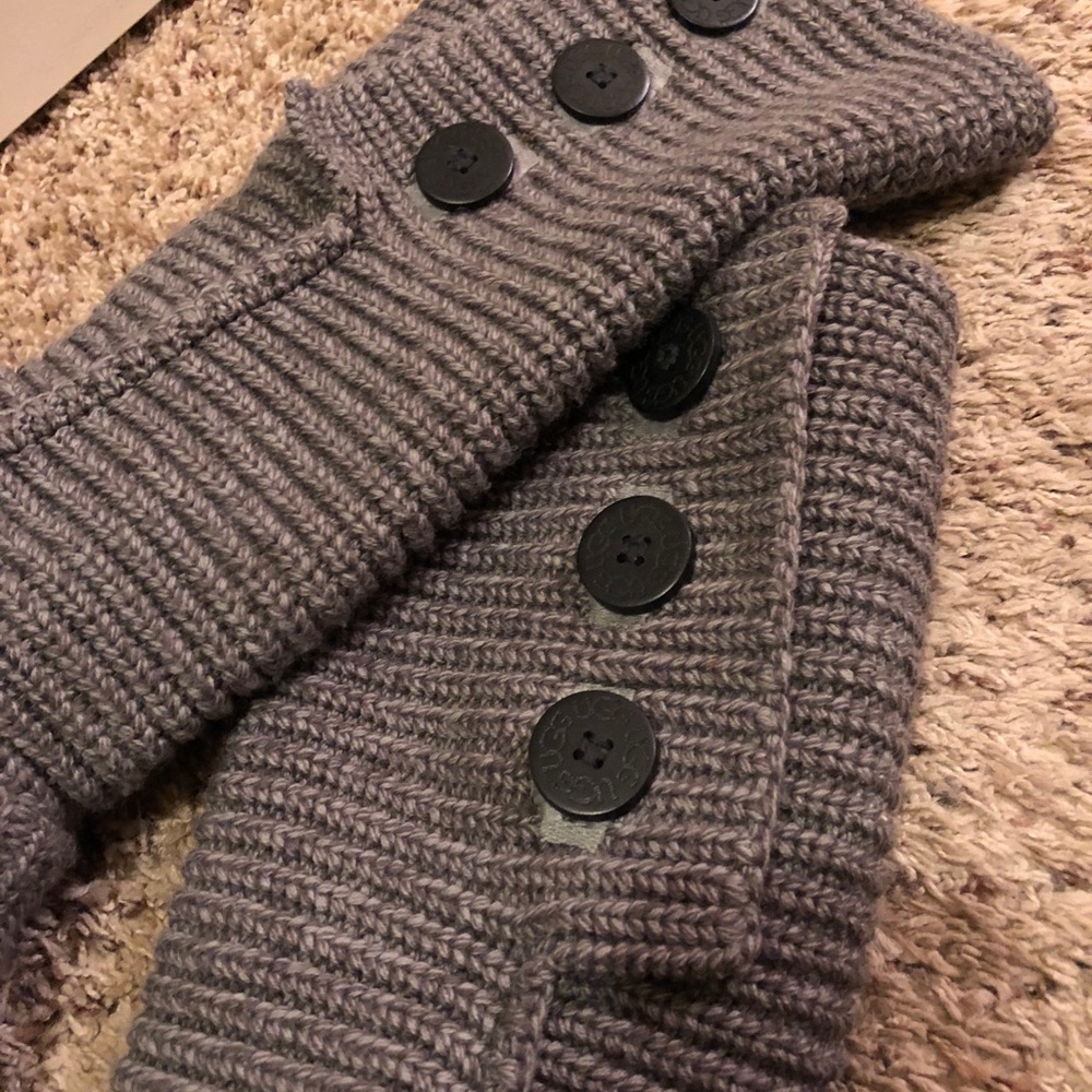 UGG Classic Cardy Boots - Picture 2 of 3